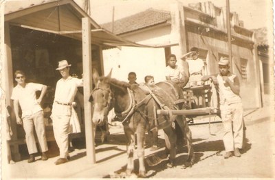 Centro de Campos Altos, (Buteco de Tábua) do Zé Pequeno - Década de 60.jpg