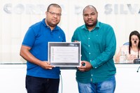 Assessor de Comunicação da Prefeitura Municipal recebe homenagem de Vereador