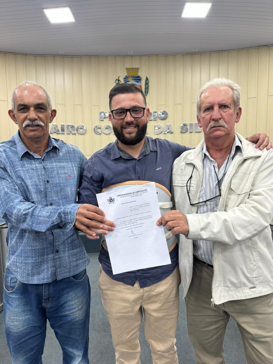 Câmara Municipal reconhece associação dos carreiros e candeeiros-ACACAMP de Campos Altos como utilidade pública.
