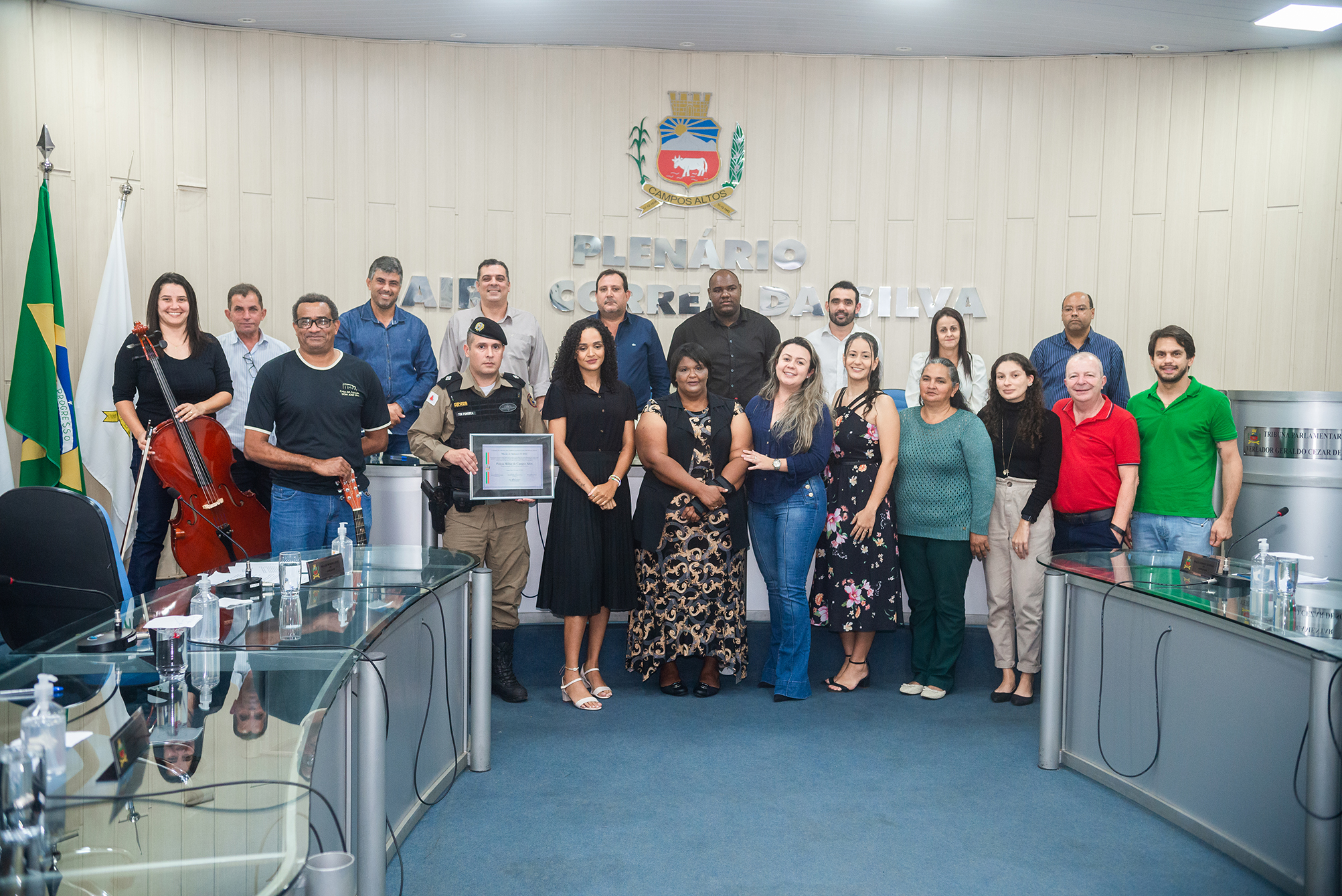 Equipe da PM recebe reconhecimento dos vereadores por projeto de ação social