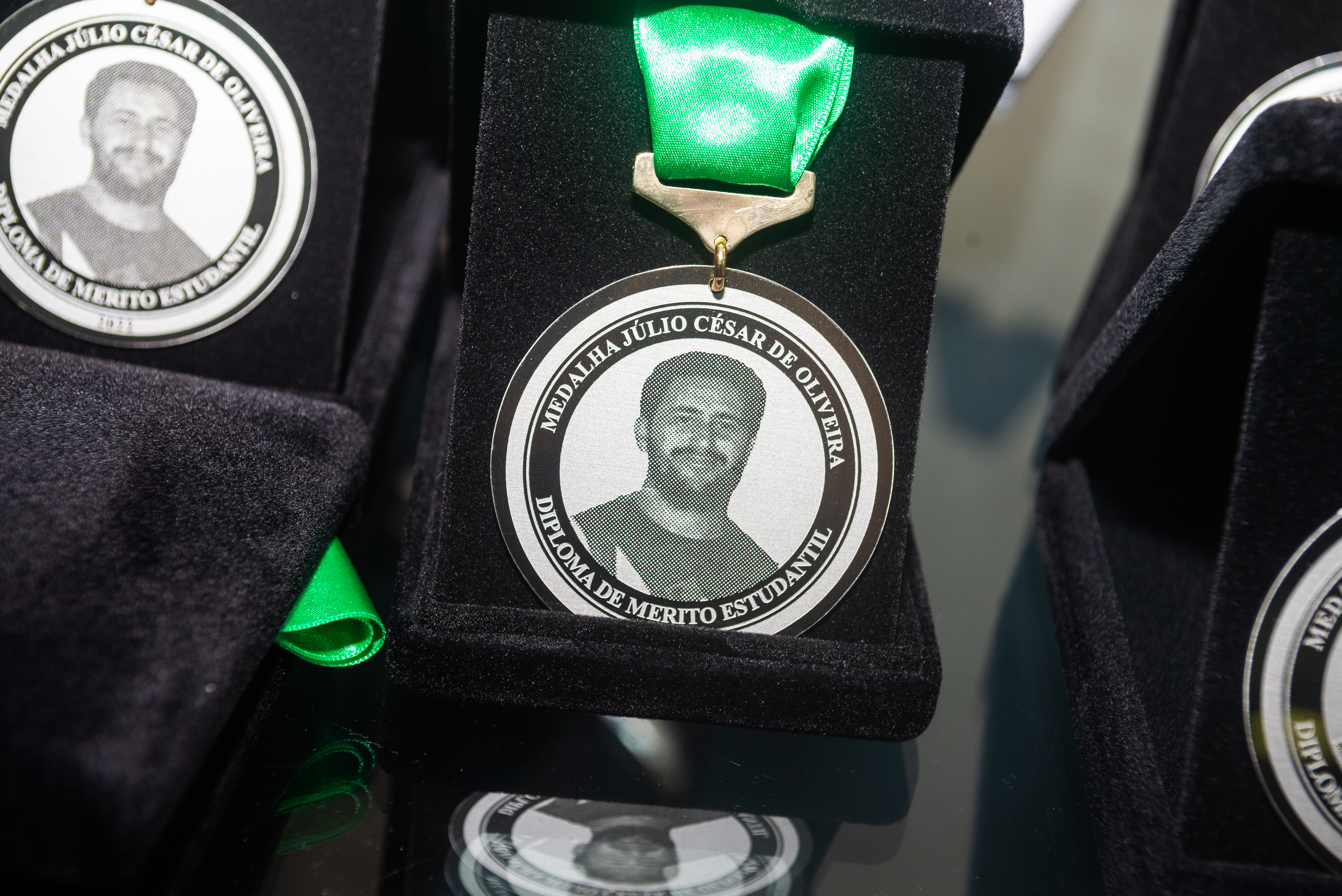 Estudantes da Rede Municipal de Ensino e Educação Especial são homenageados na Câmara Municipal