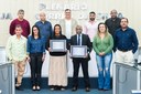 Presidente da Câmara Municipal entrega honrarias na Casa de Leis