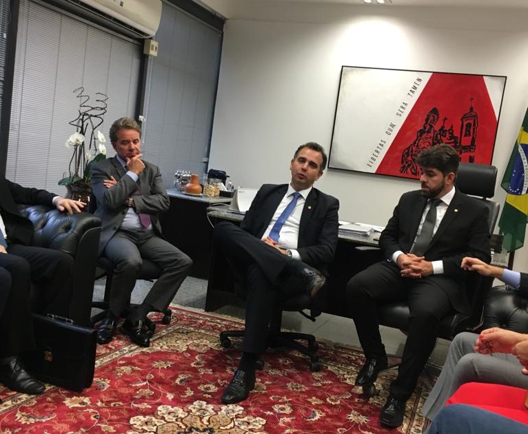 Vereador visita Deputado e Senador em busca de recursos para Campos Altos