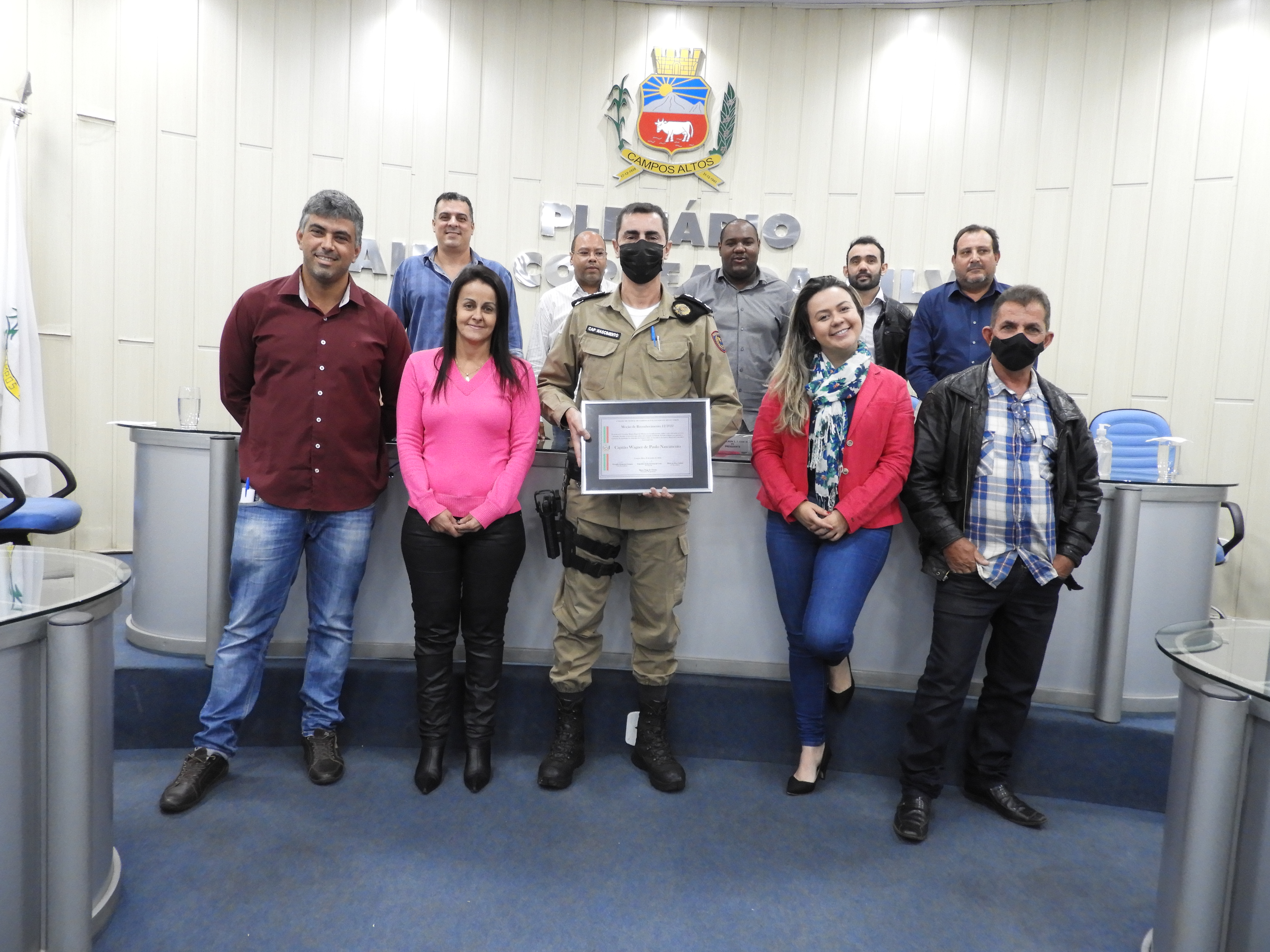Vereadores entregam Homenagens na Câmara Municipal